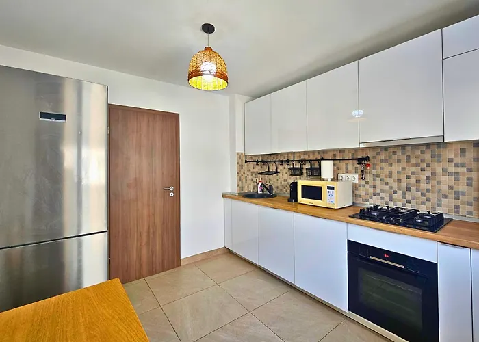 Fancy 3bd Family Friendly In Historical Centre Netflix View