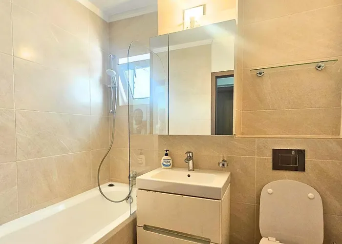 Fancy 3bd Family Friendly In Historical Centre Netflix View Apartamento