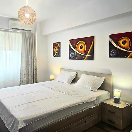 Fancy 3bd Family Friendly In Historical Centre Netflix View