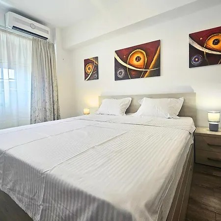 Fancy 3bd Family Friendly In Historical Centre Netflix View 公寓