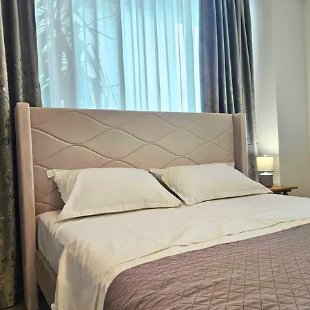 Fancy 3bd Family Friendly In Historical Centre Netflix View *