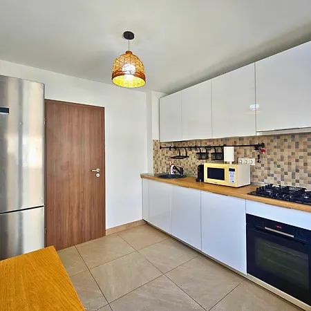 Fancy 3bd Family Friendly In Historical Centre Netflix View