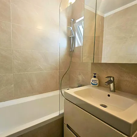 公寓 Fancy 3bd Family Friendly In Historical Centre Netflix View 布加勒斯特