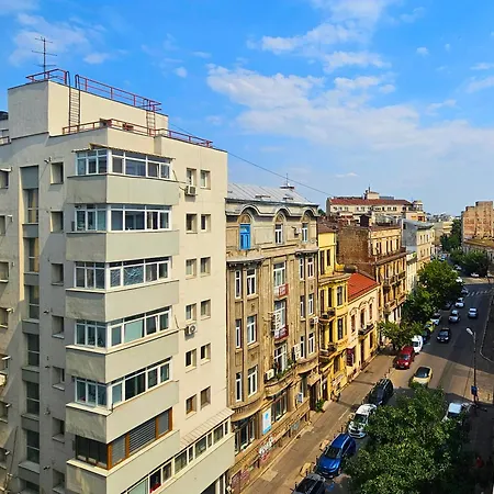 Fancy 3bd Family Friendly In Historical Centre Netflix View