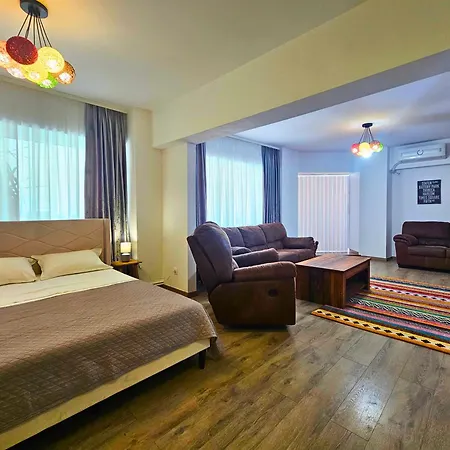Fancy 3bd Family Friendly In Historical Centre Netflix View Бухарест