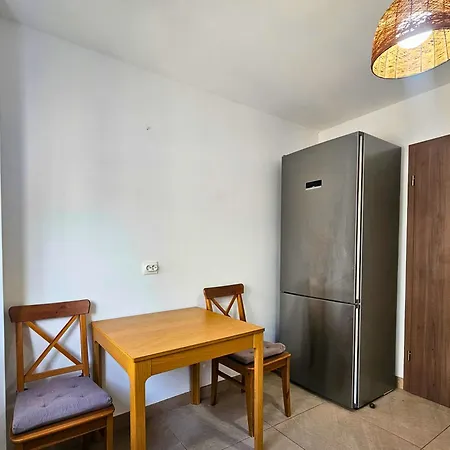 Fancy 3bd Family Friendly In Historical Centre Netflix View Апартаменти *