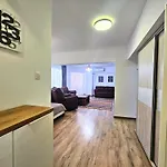 Lejlighed Fancy 3bd Family Friendly In Historical Centre Netflix View Bukarest