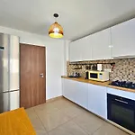 Fancy 3bd Family Friendly In Historical Centre Netflix View