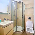 Fancy 3bd Family Friendly In Historical Centre Netflix View