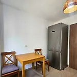 Fancy 3bd Family Friendly In Historical Centre Netflix View Lejlighed *