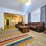 Fancy 3bd Family Friendly In Historical Centre Netflix View Lejlighed