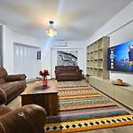 Fancy 3bd Family Friendly In Historical Centre Netflix View *